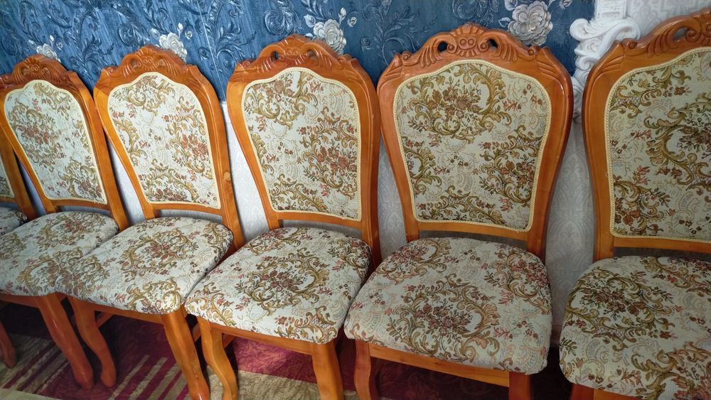 Орындықтар сатылады.