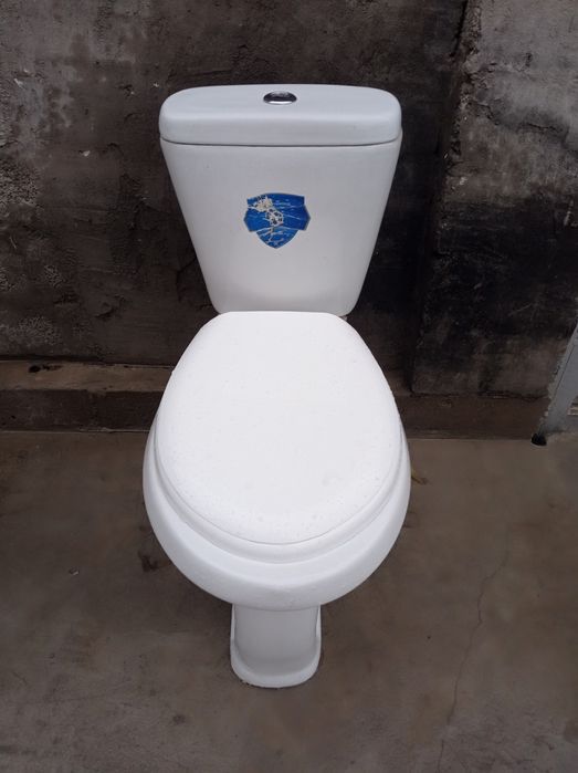 Унитаз продаётся