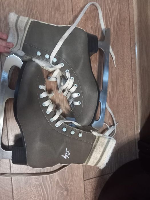 Коньки в отличном состоянии