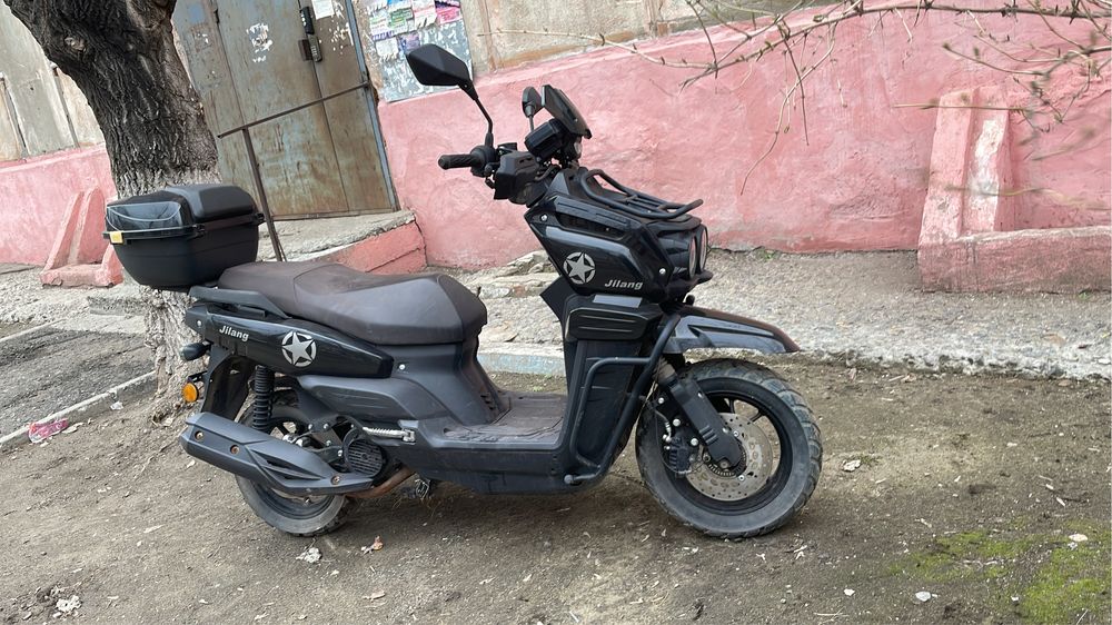 Продам скутер танк 150