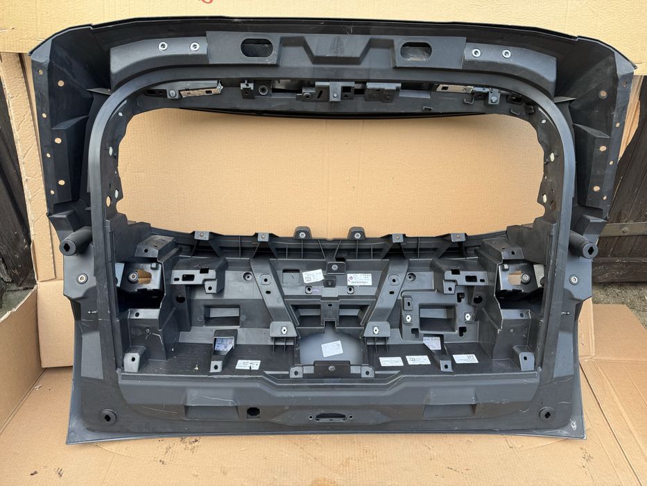Капак Peugeot E5008 2026