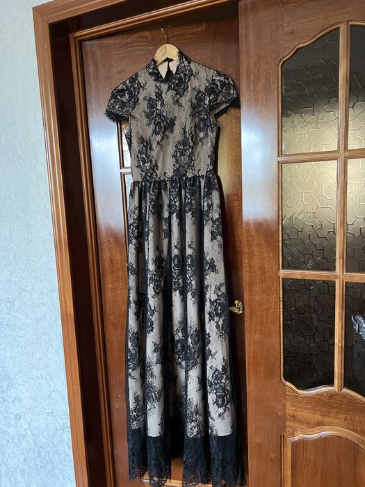 Шикарное вечернее платье, S