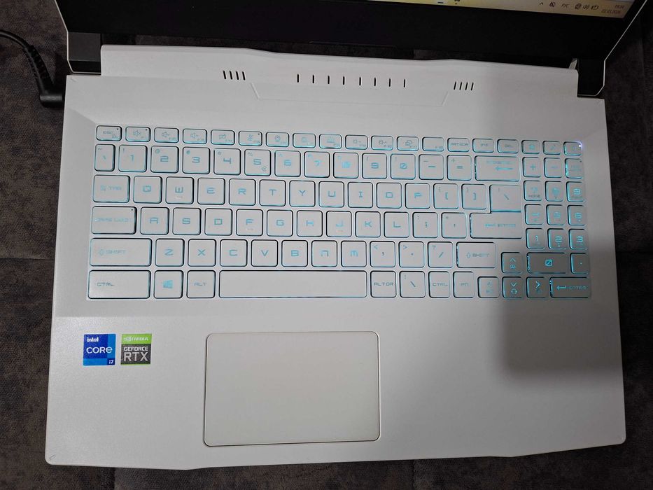 MSI Sword, Katana i7 11800H 16-512, 3050ti 4gb 144Hz