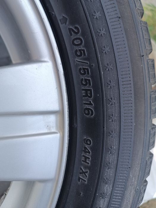 Продам зимние шины на титанках