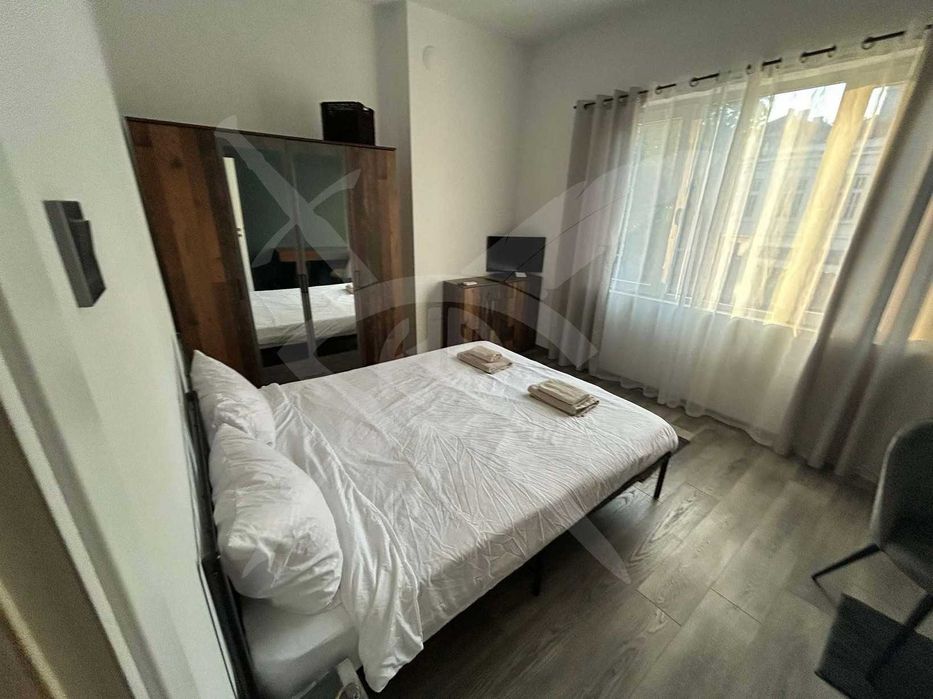 Продава се Тристаен апартамент в Варна, Гръцка махала - 105 кв.м за 9 €/кв.м - Снимка #3