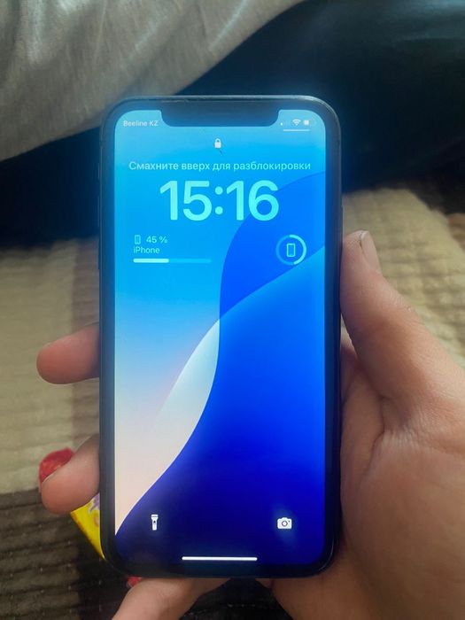 Продам айфон 11 на 64гб