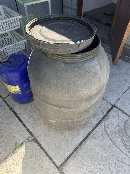 Продам большую бочку