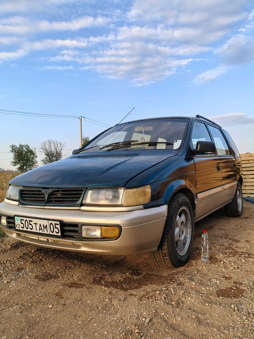Mitsubishi Chariot