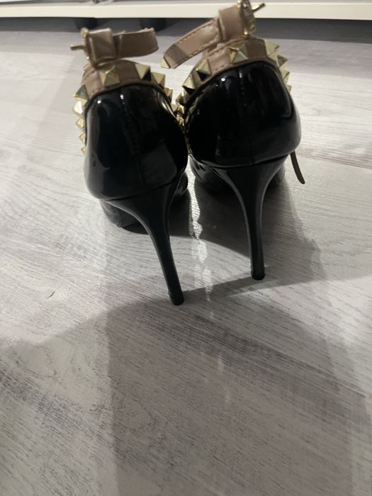Pantofi stileto  din lac marimea 37