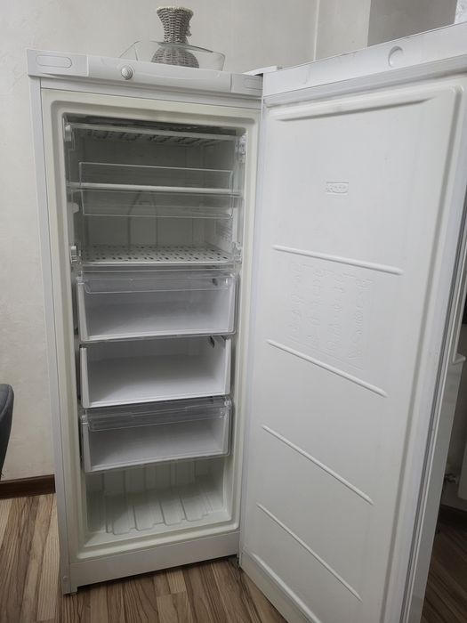 Продам морозильник