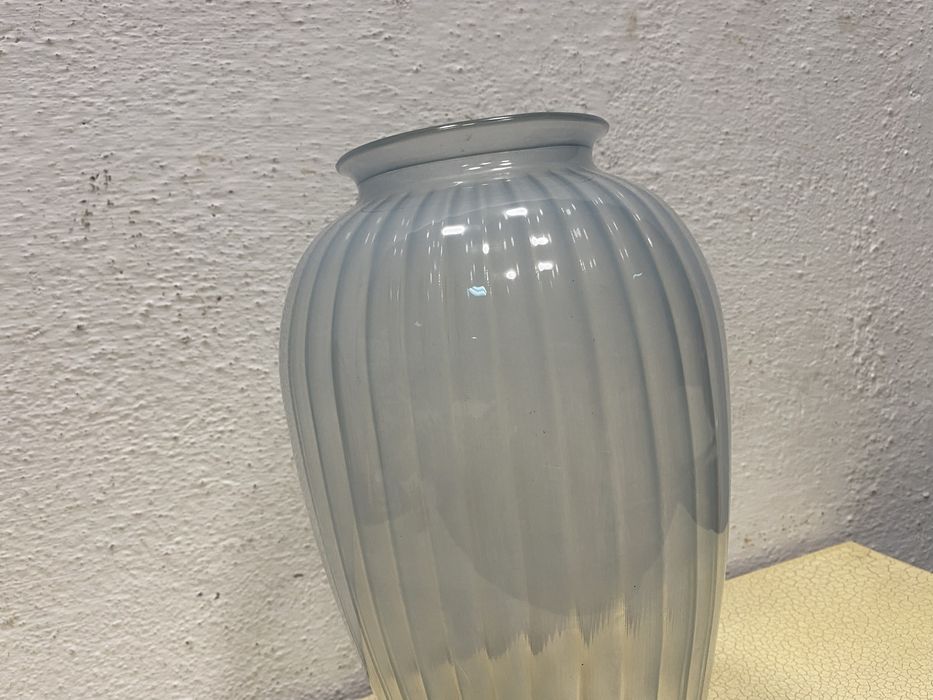 Италианска ваза от релефно духано стъкло