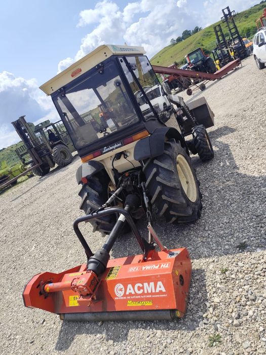 Tractoras Lamborghini RUNNER 450 DT