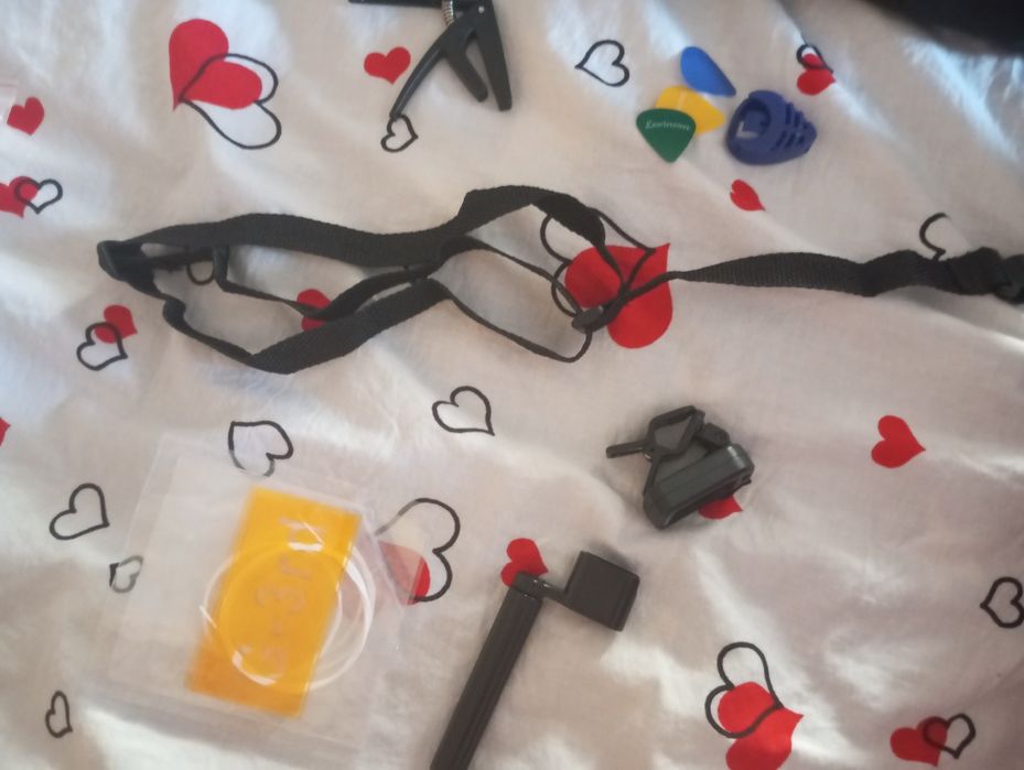 Продам укулеле чёрное