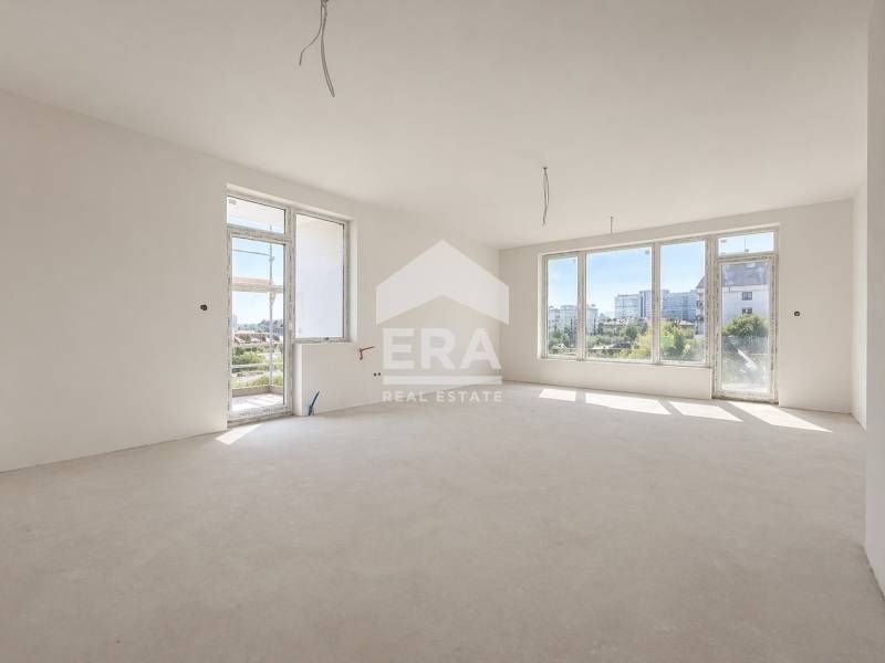 Продава се Тристаен апартамент в София, Лагера - 146 кв.м за 1048 €/кв.м - Снимка #1
