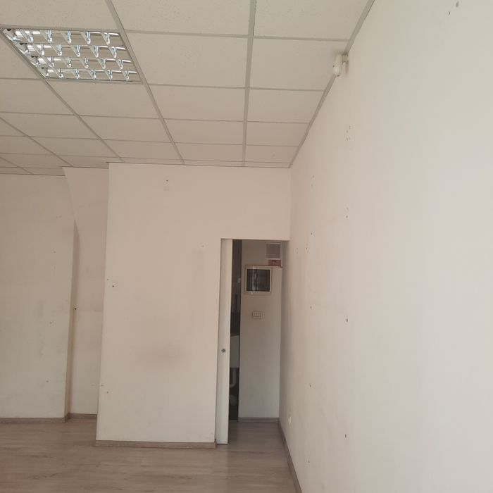 Închiriez Spațiu comercial Arad,km 0