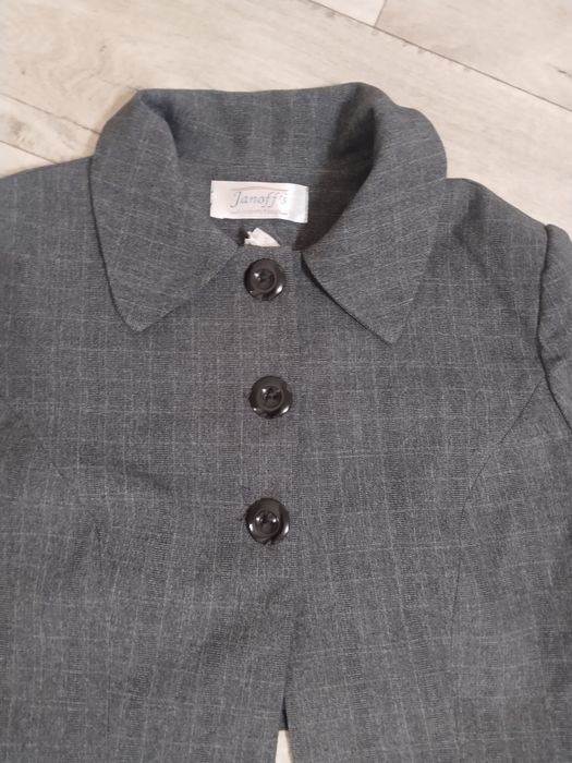 Строгий костюм 44-46