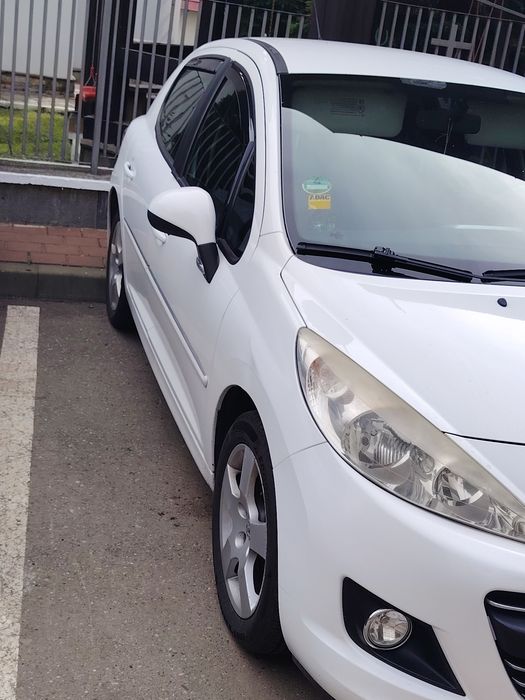 Vând urgent Peugeut 207
