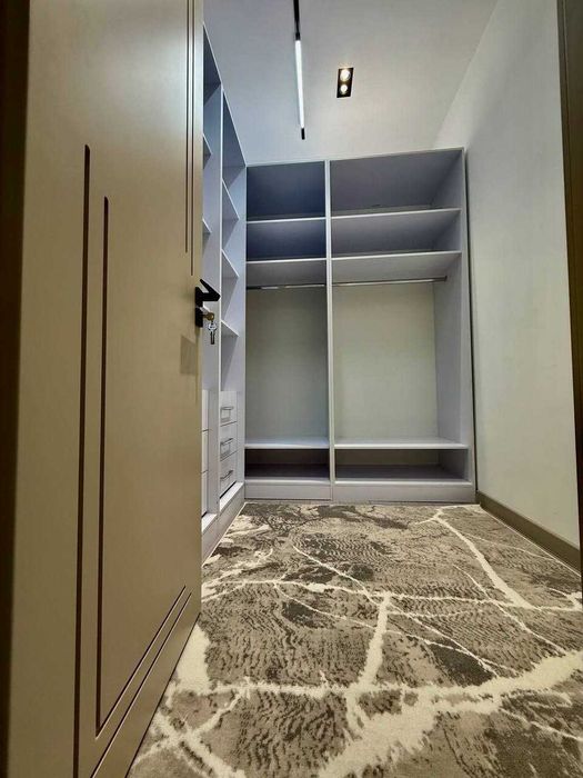 2-комн. квартира 78 м2, 8/11 эт.