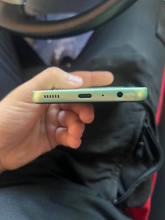 SAMSUNG A24  sotiladi