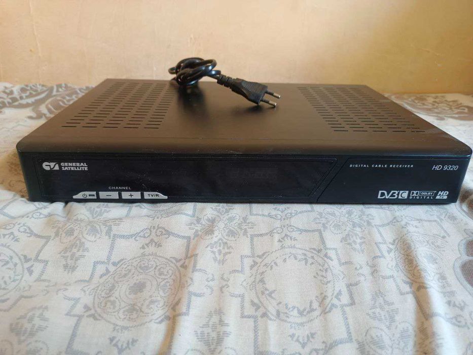 Tuner sotiladi. Yangi