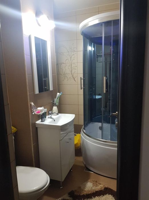 Vând apartament cu 3 camere în Târgu Lăpuș