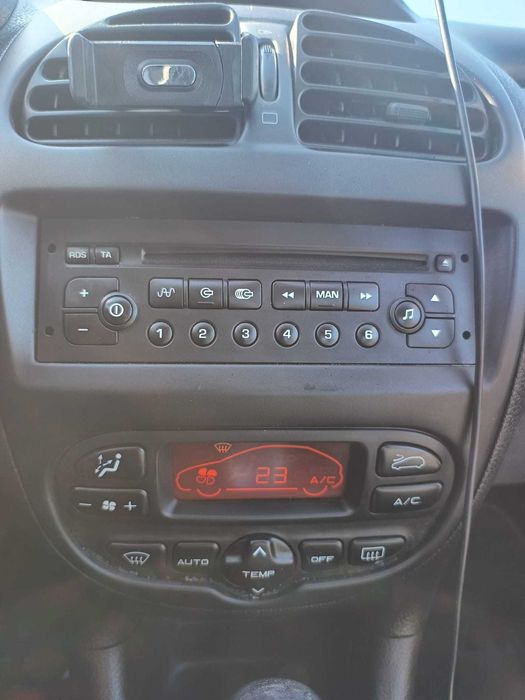 Peugeot 206 sedan, cutie automata, 67.800 km