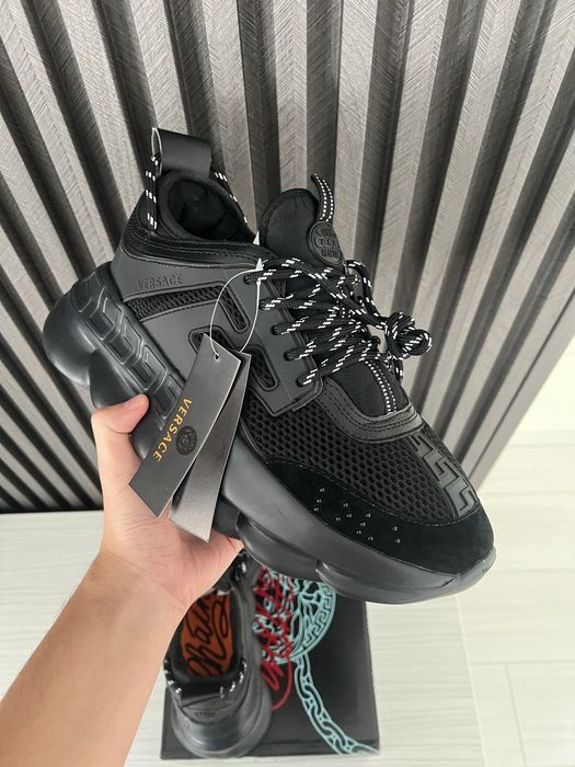 Versace chain reaction negri