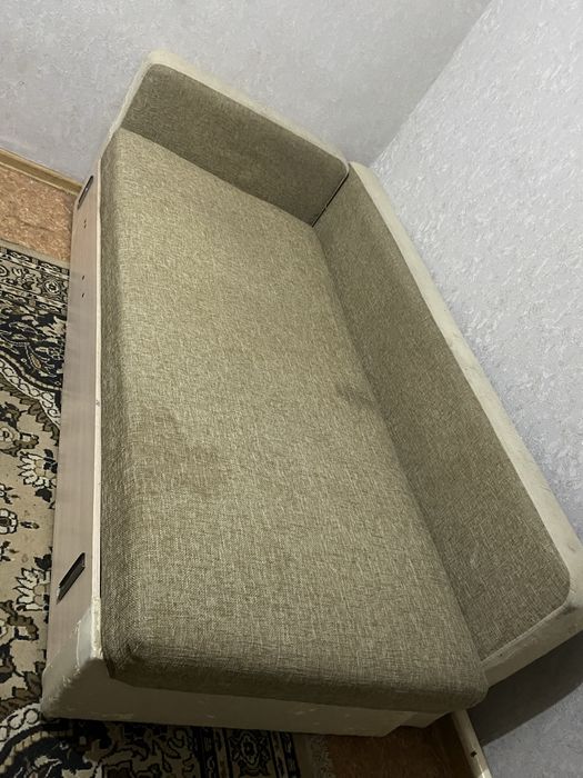 Кровать с полкой