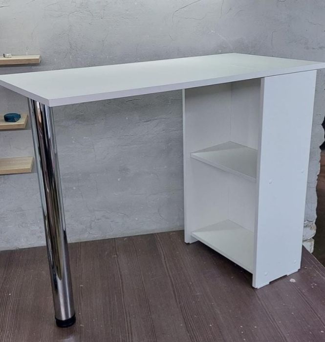 Продам стол маникюрный