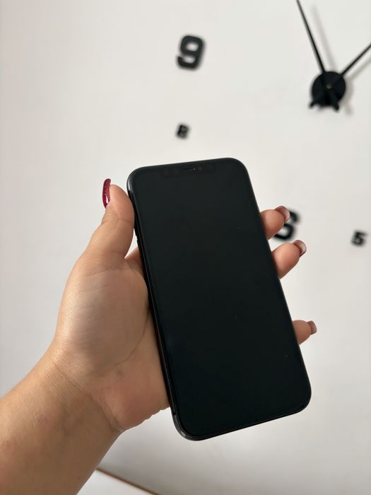 Продам Iphone 11