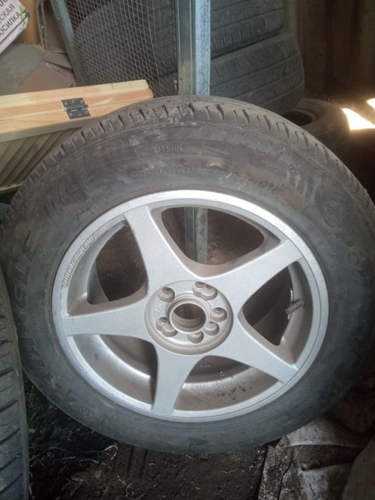 Продам летнюю резину с дисками