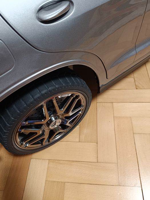 Акумулаторен джип Mercedes