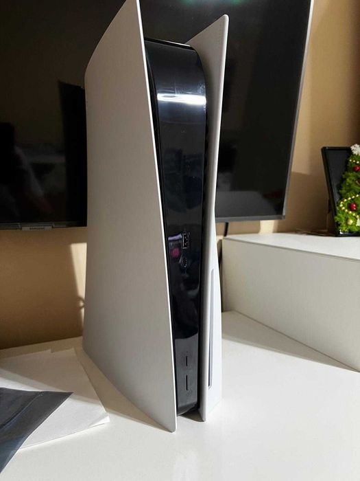 PlayStation 5 Disc Edition CFI-1216A – stare foarte bună + cutie originală