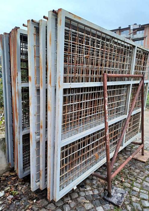 Продавам Метална Ограда