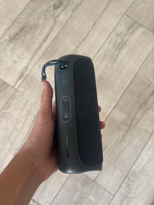 Продам колонка JBL FLIP 5
