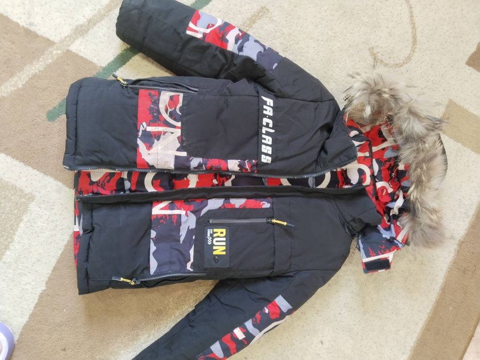 Продам зимний комбез и куртку