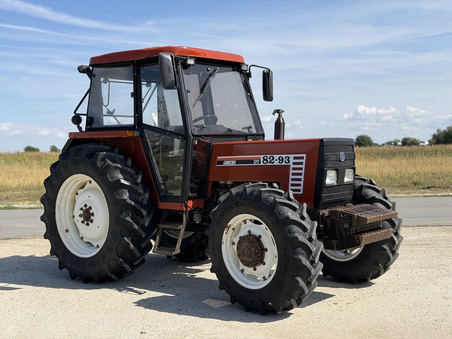 Tractor FIAT NEW-HOLLAND 82-93 4x4 Inversor 5000 ore cu Aer Conditionat Anvelope Noi Stare Impecabila Fara Gaze Import Recent Franta