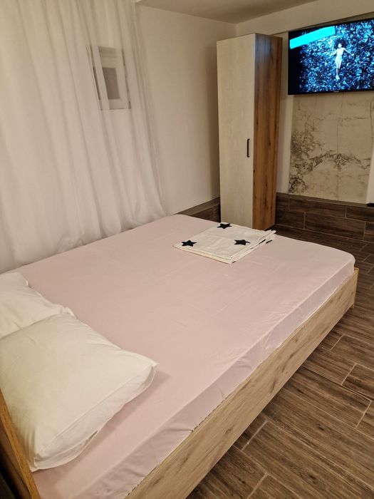 Închiriez regim hotelier cazare Trocadero City Mall centru