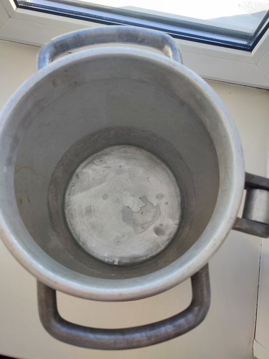 Продам бидон 8л..,флягу 10л.