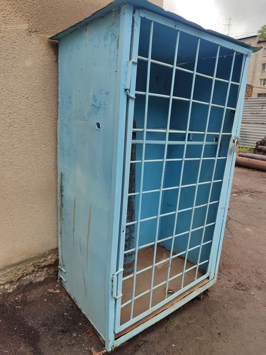 Кислородный баллон с ящиком