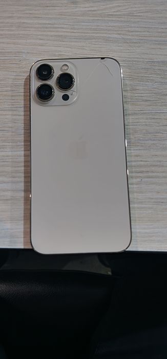 Продаётся I Phone  13pro max gold