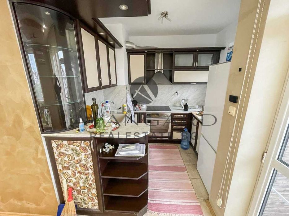 оф.24199 Тристаен обзаведен/ Белите брези