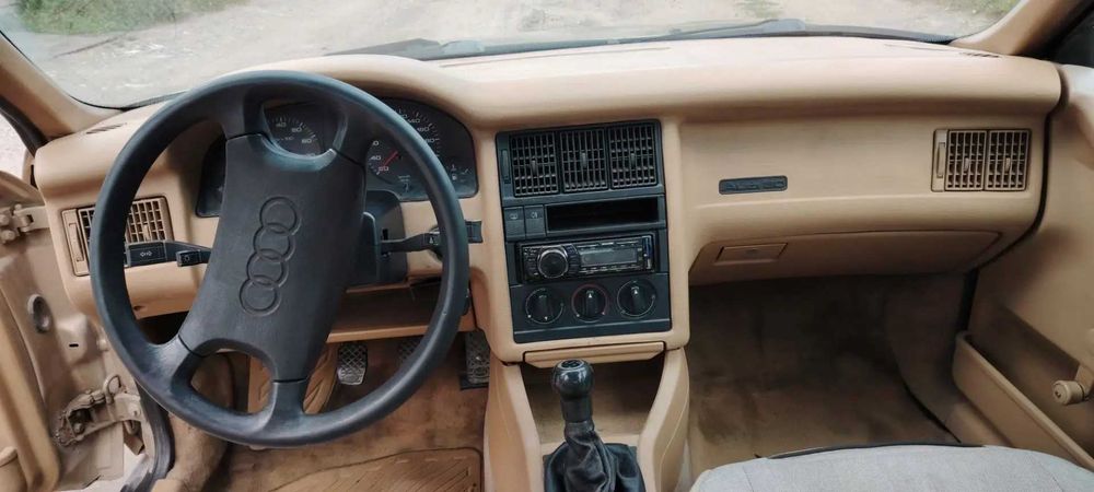 Автомобиль Audi 80 B3