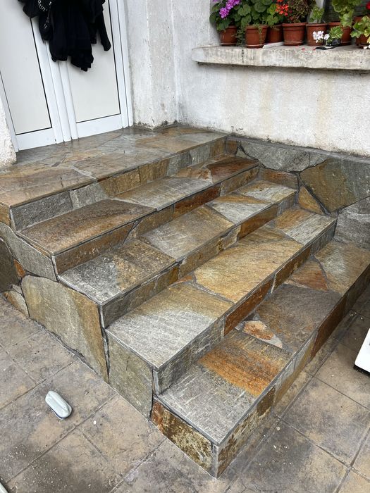 Майстор Каменар реда всякакъв вид камък