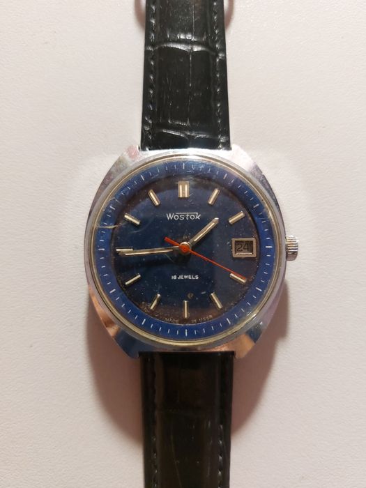 Оригинален съветски механичен часовник Wostok.