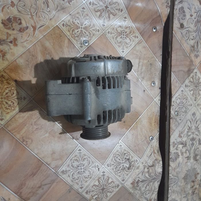 Продам генератор на прадо 120 3RZ FE