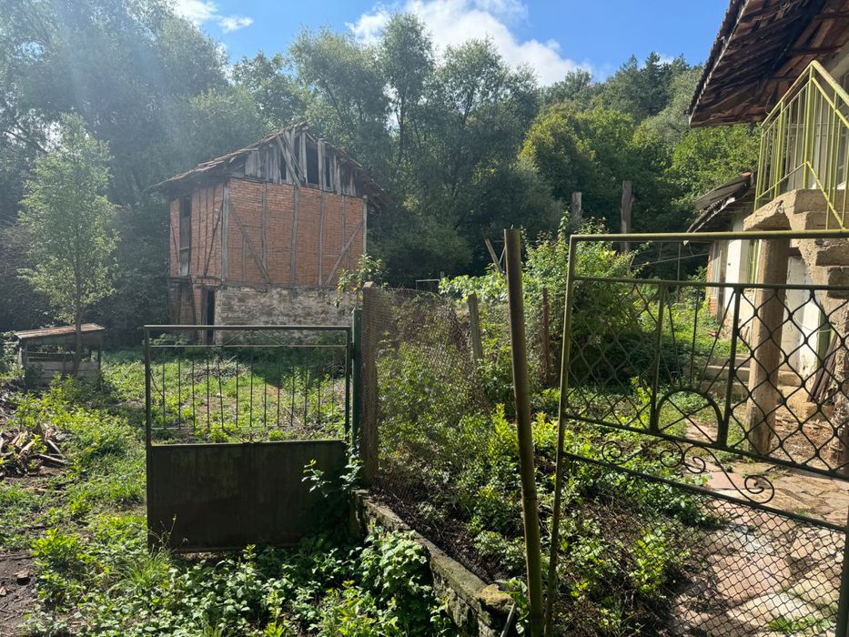 Продава се Къща в София, Орландовци - 1175 кв.м за 49 €/кв.м - Снимка #18