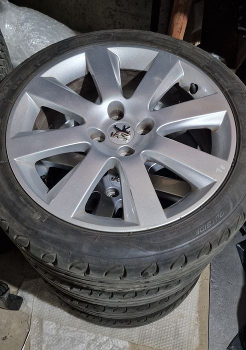 Пежо 5008 2011г 1.6 16 156к. с