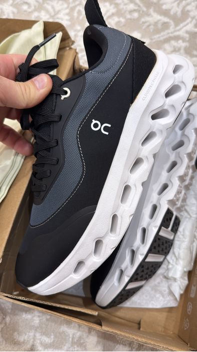 Кроссовки ON новые 42р , оригинал