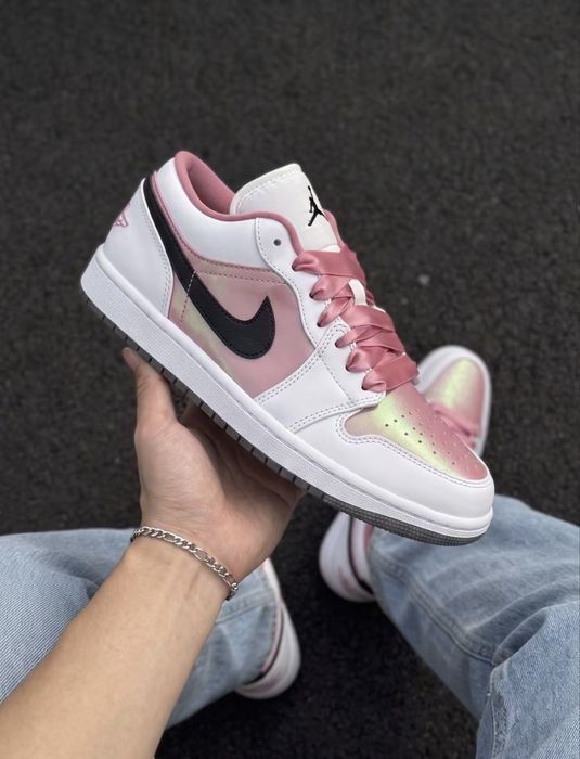 Air Jordan 1 Low Pink